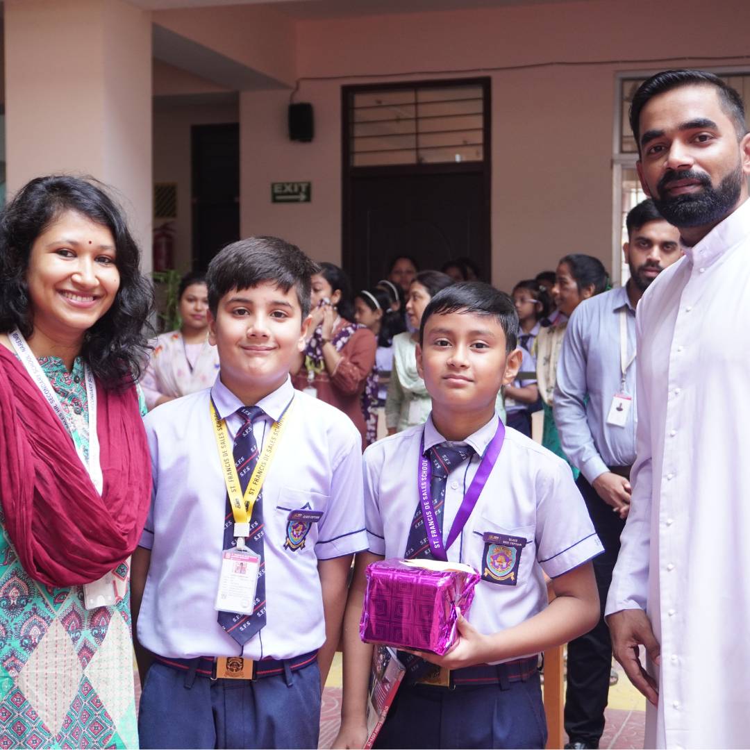 Special assembly prize distribution ceremony photo